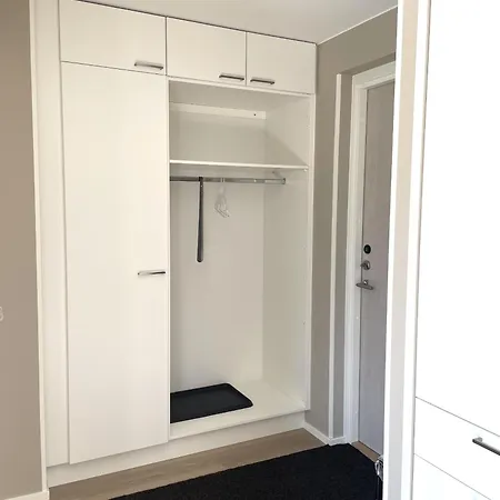 Sunny Hiekkasaerkaet *