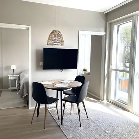 Sunny Hiekkasaerkaet *