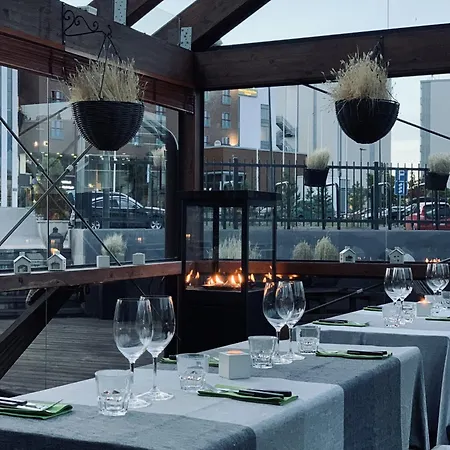 Sunny Hiekkasaerkaet